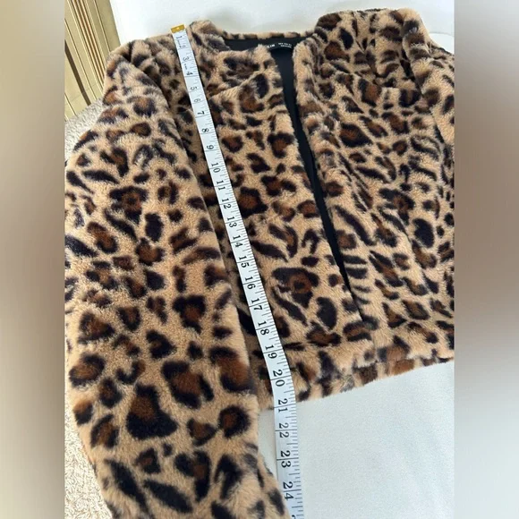 Leopard print faux fur bomber - Picture 7 of 10